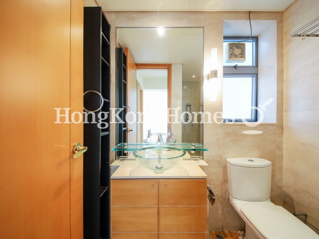 Guest Bathroom — Residence Bel-air - Phase 01, Tower 06, Pokfulam