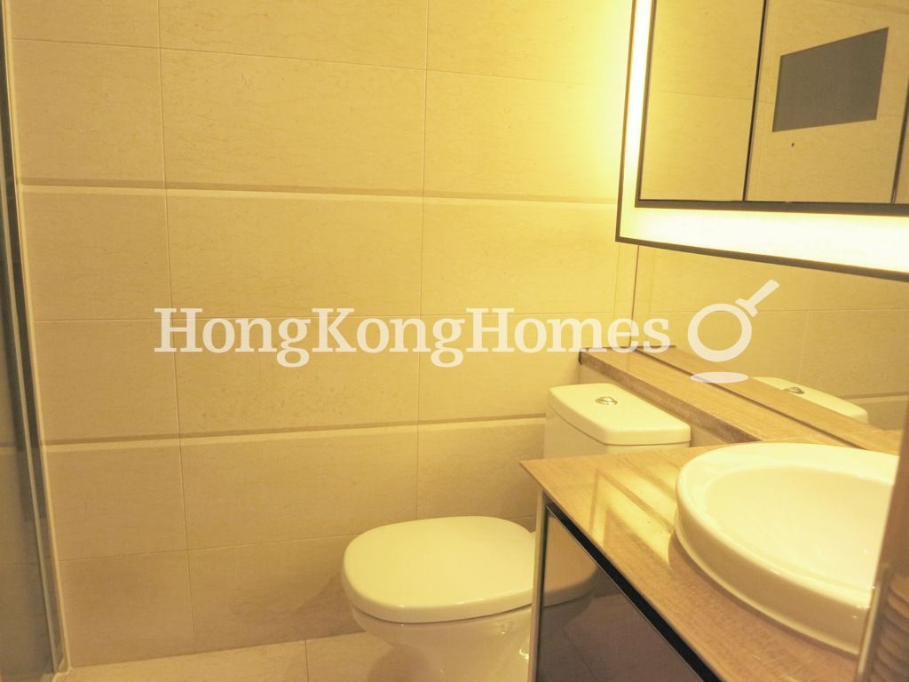 Guest Bathroom — Harbour Green - Block 01, Tai Kok Tsui