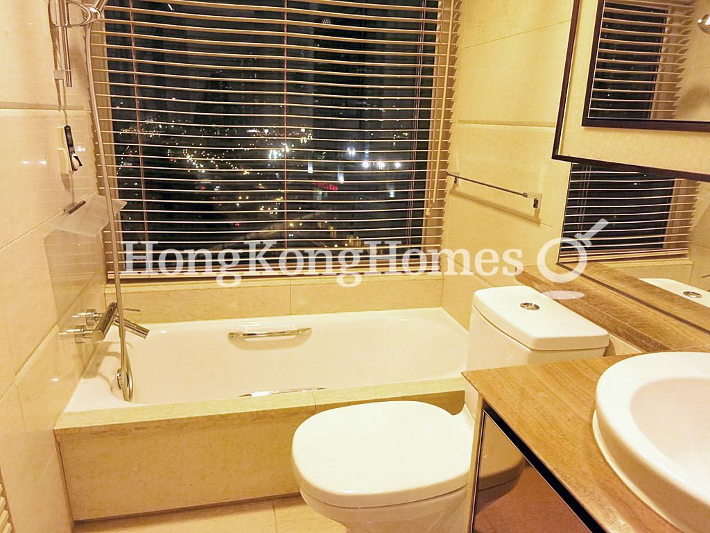 Second Ensuite Bathroom — Harbour Green - Block 01, Tai Kok Tsui