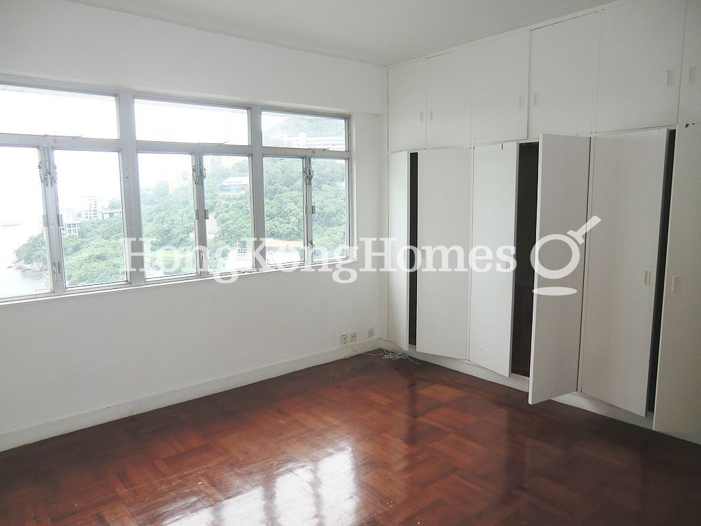 Built-in Wardrobe in Master Bedroom — Scenic Villa - Block B2 (C-D), Pokfulam