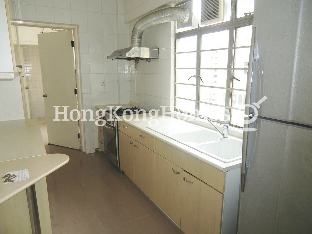 Kitchen — Scenic Villa - Block B2 (C-D), Pokfulam
