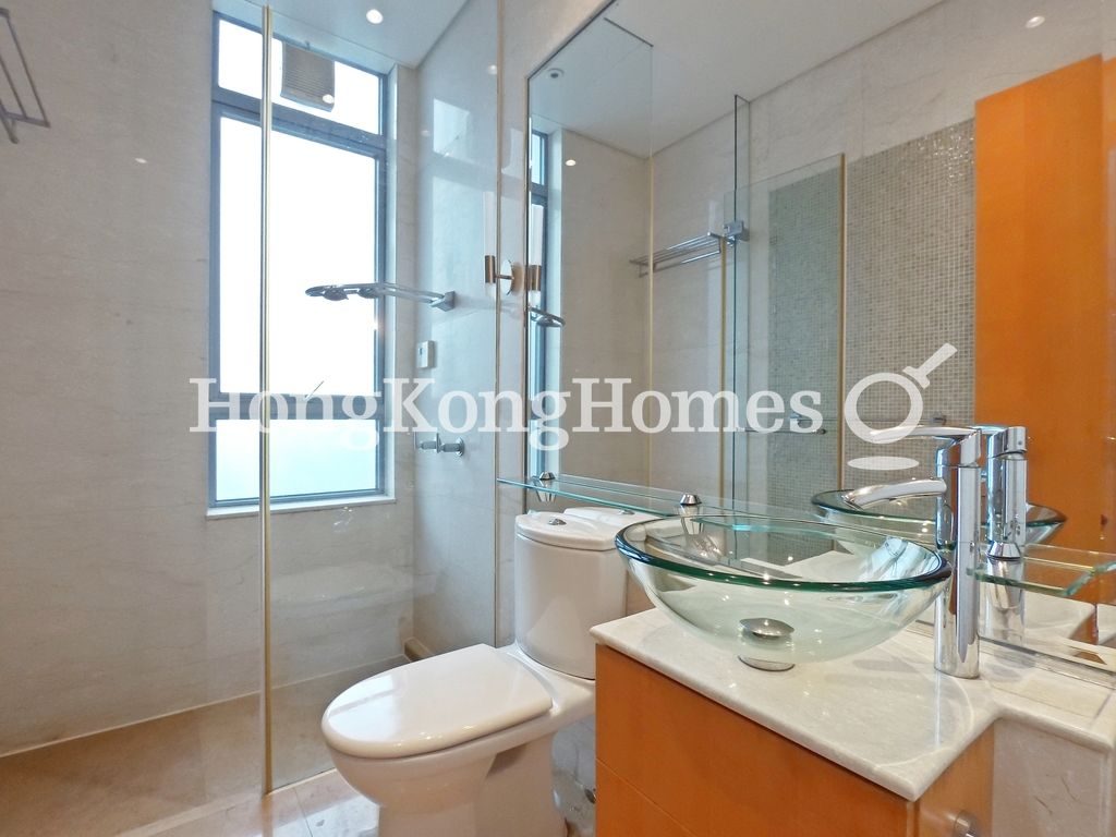 Guest Bathroom — Residence Bel-air - Phase 04, Peak Tower 05, Pokfulam