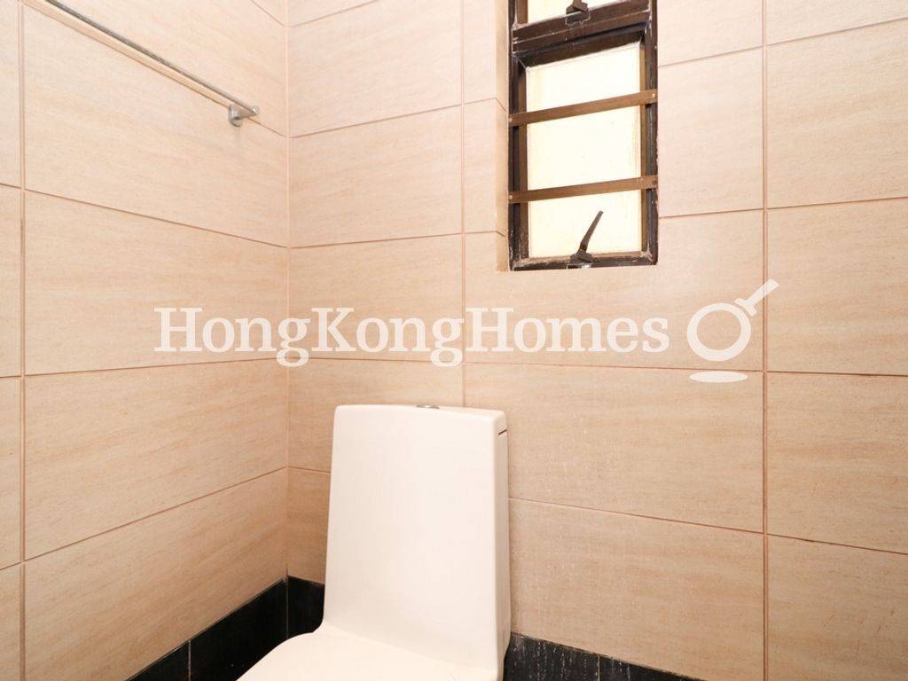 Guest Powder Room — Elegant Terrace - Block 02, Mid-levels West