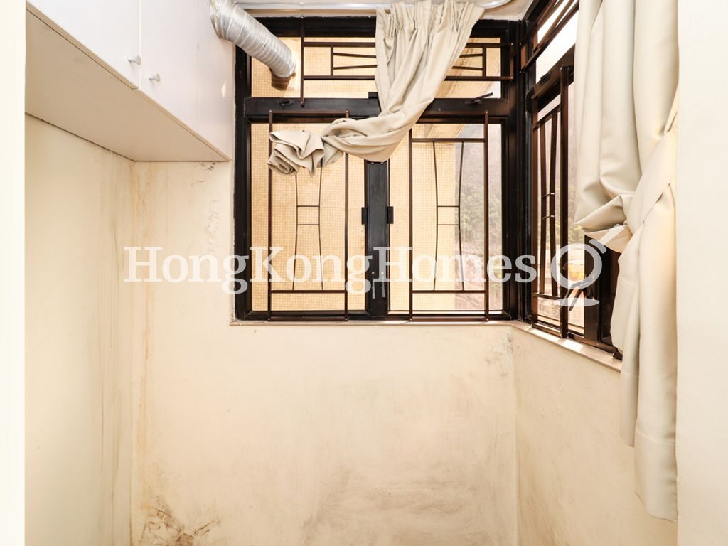 Maid's Room — Elegant Terrace - Block 02, Mid-levels West