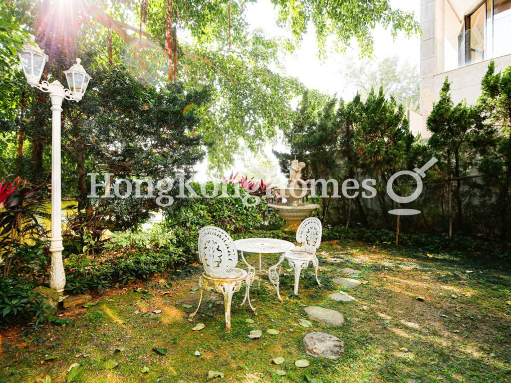 Private Garden — Double Bay, Deep Water Bay