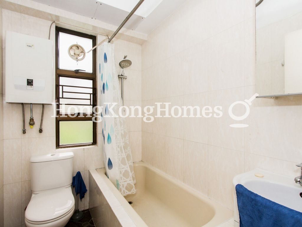 Guest Bathroom — Kingsland Court, Mid-levels West