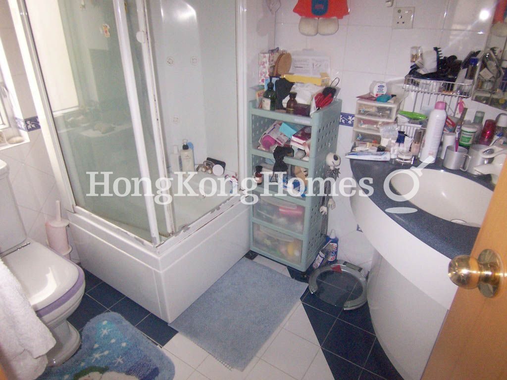 Master Bathroom — Park Garden, Tai Hang