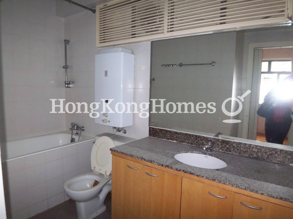 Master Bathroom — San Francisco Tower - Block B, Happy Valley