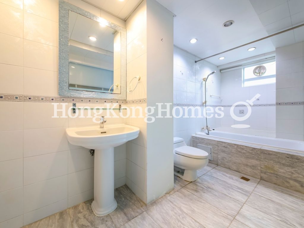Master Bathroom — Skyline Mansion - Block 02, Mid-levels West