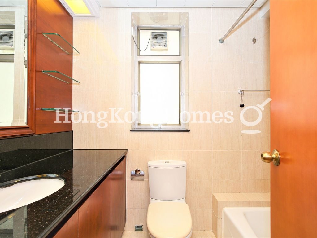 Guest Bathroom — Sorrento Tower - 3, Tsim Sha Tsui