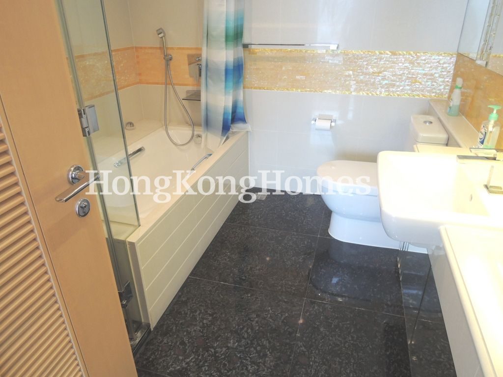 Master Bathroom — The Masterpiece, Tsim Sha Tsui