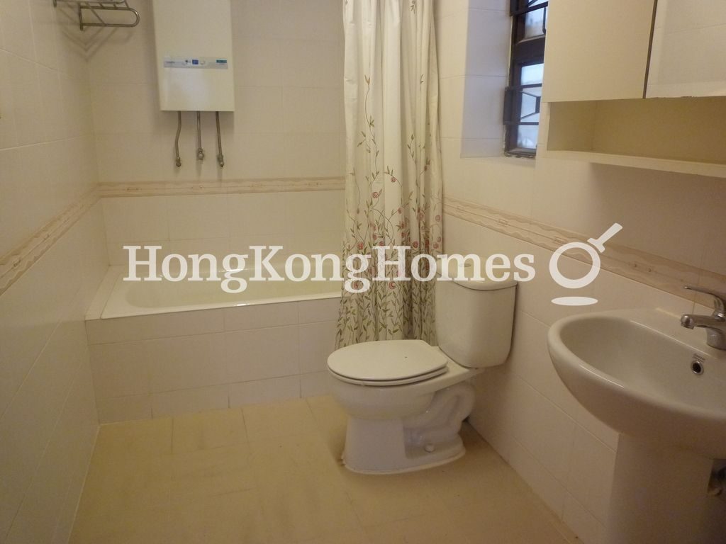 Master Bathroom — Villa Lotto - Block C, Happy Valley