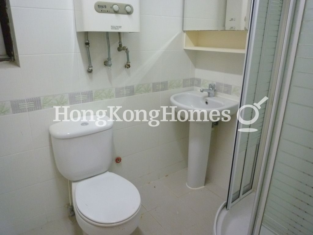 Guest Bathroom — Villa Lotto - Block C, Happy Valley