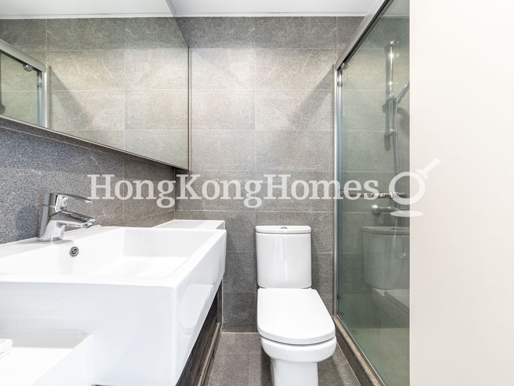 Guest Bathroom — Wah Sen Court, Mid-levels West