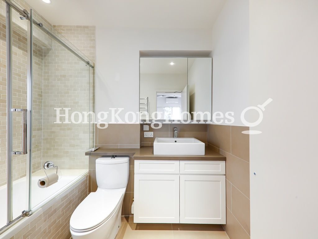 Master Bathroom — Winfield Gardens, Happy Valley