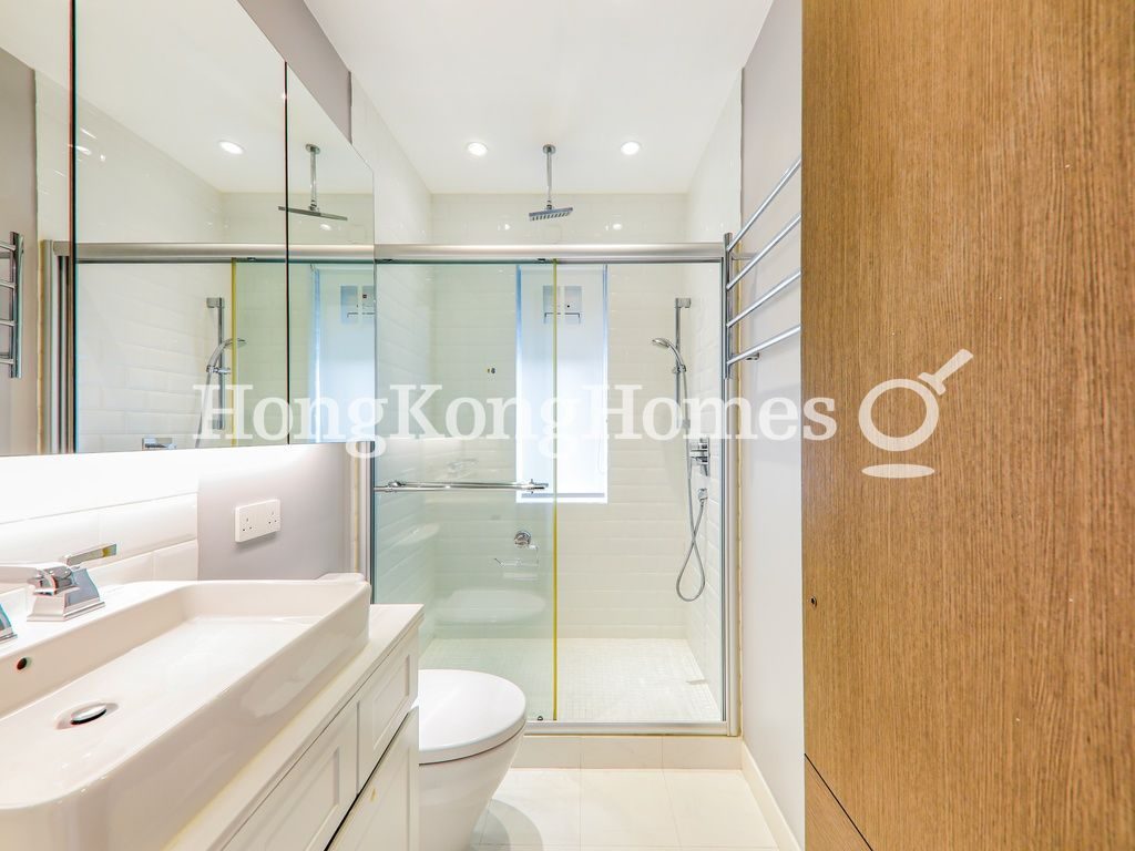 Guest Bathroom — Winfield Gardens, Happy Valley