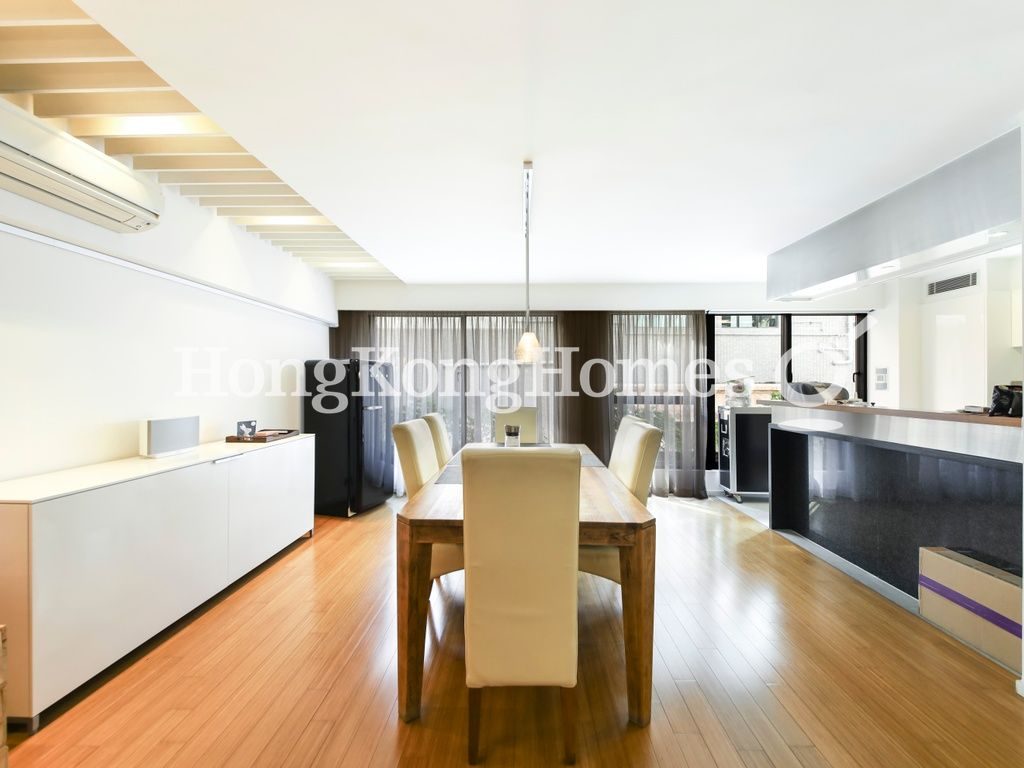 Living and Dining Room — Aqua 33, Pokfulam