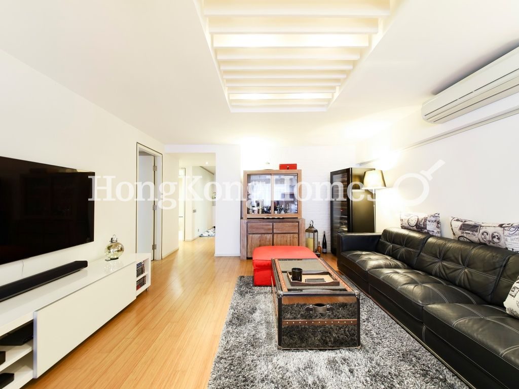 Living and Dining Room — Aqua 33, Pokfulam