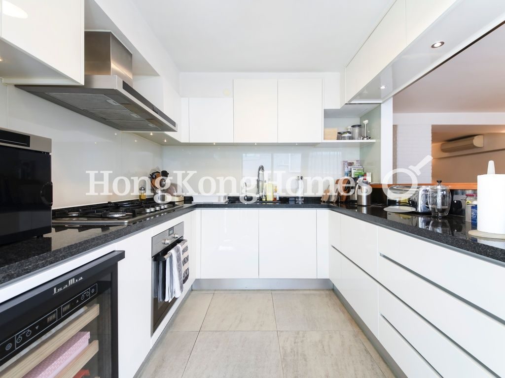 Open Kitchen — Aqua 33, Pokfulam