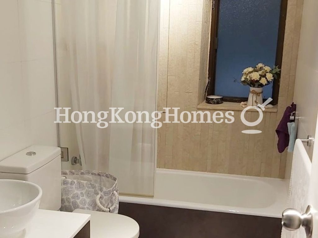 Master Bathroom — Greenery Garden - Block B, Pokfulam