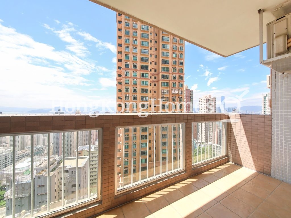 Balcony off Living and Dining Room — Realty Gardens - London Court, Mid-levels West