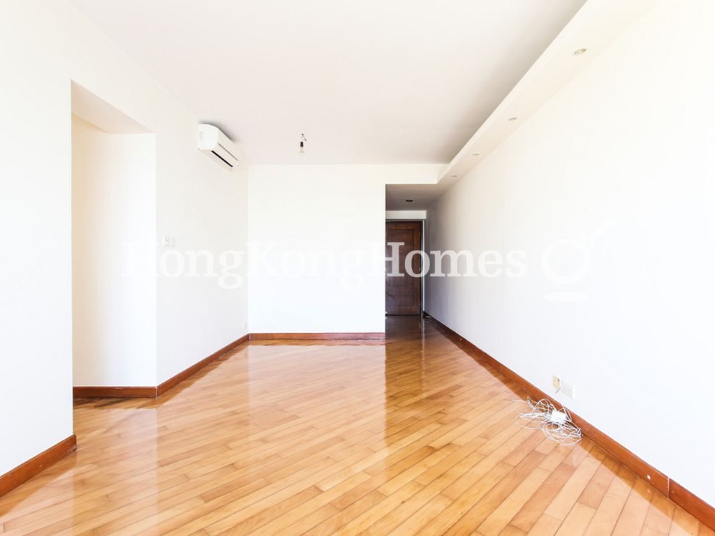 Living and Dining Room — Sorrento Tower - 5, Tsim Sha Tsui