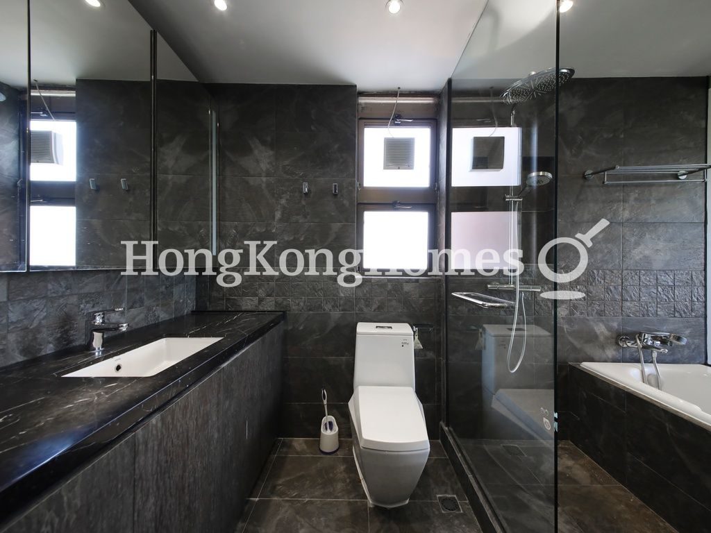 Master Bathroom — Hong Kong Parkview - Tower 03, Repulse Bay