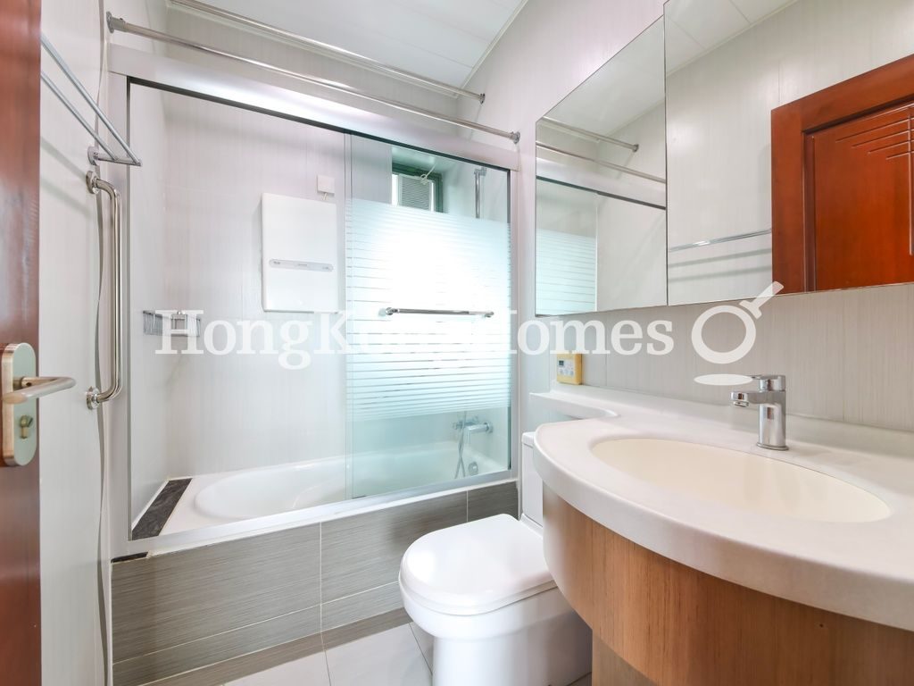 Master Bathroom — Y.I., Tai Hang