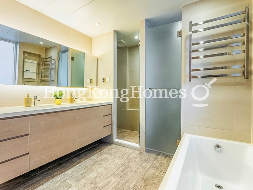 Master Bathroom — Pak Fai Mansion, Mid-levels Central