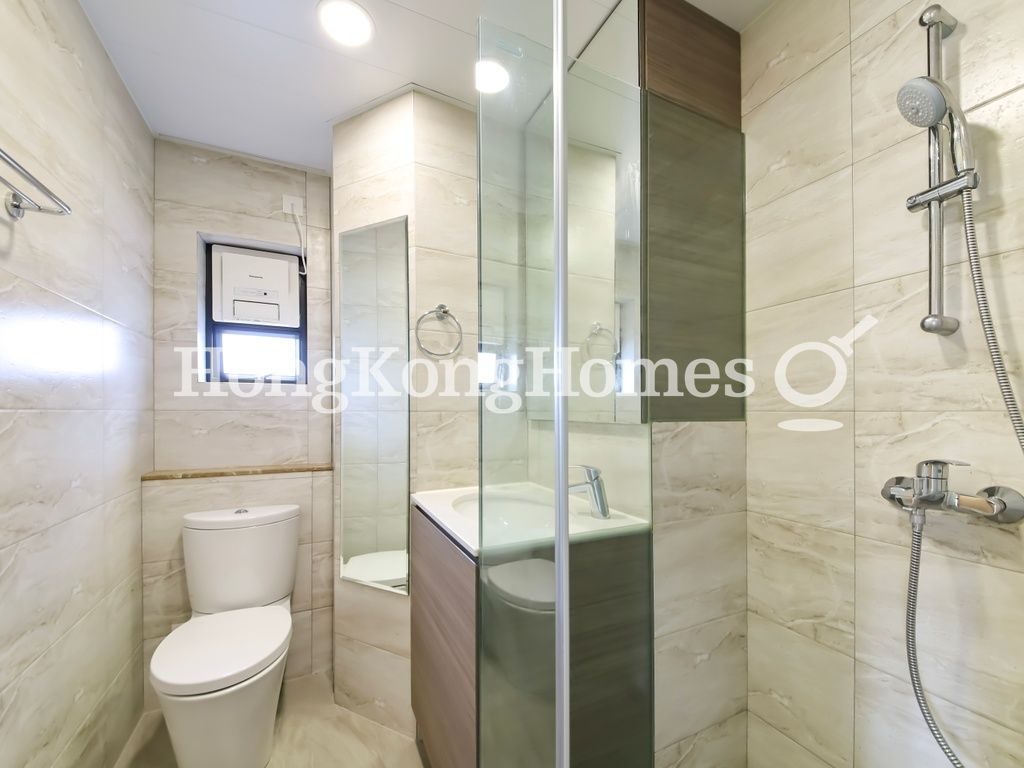 Guest Bathroom — Albron Court, Mid-levels West