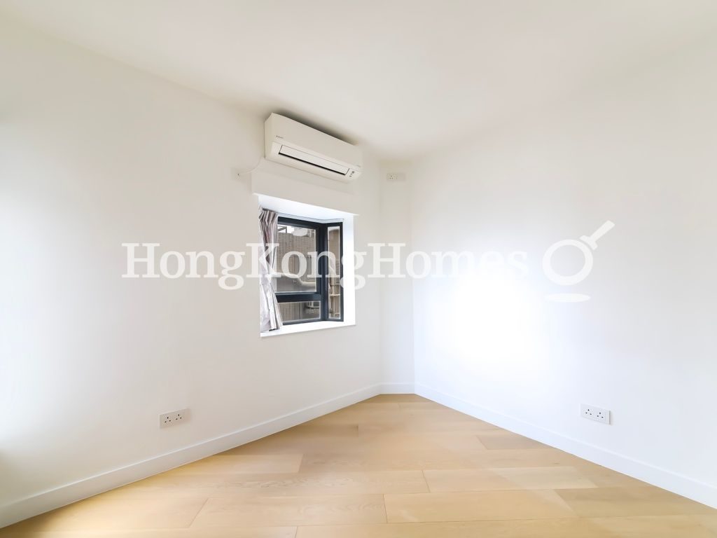 Dressing Room in Master Bedroom — Albron Court, Mid-levels West