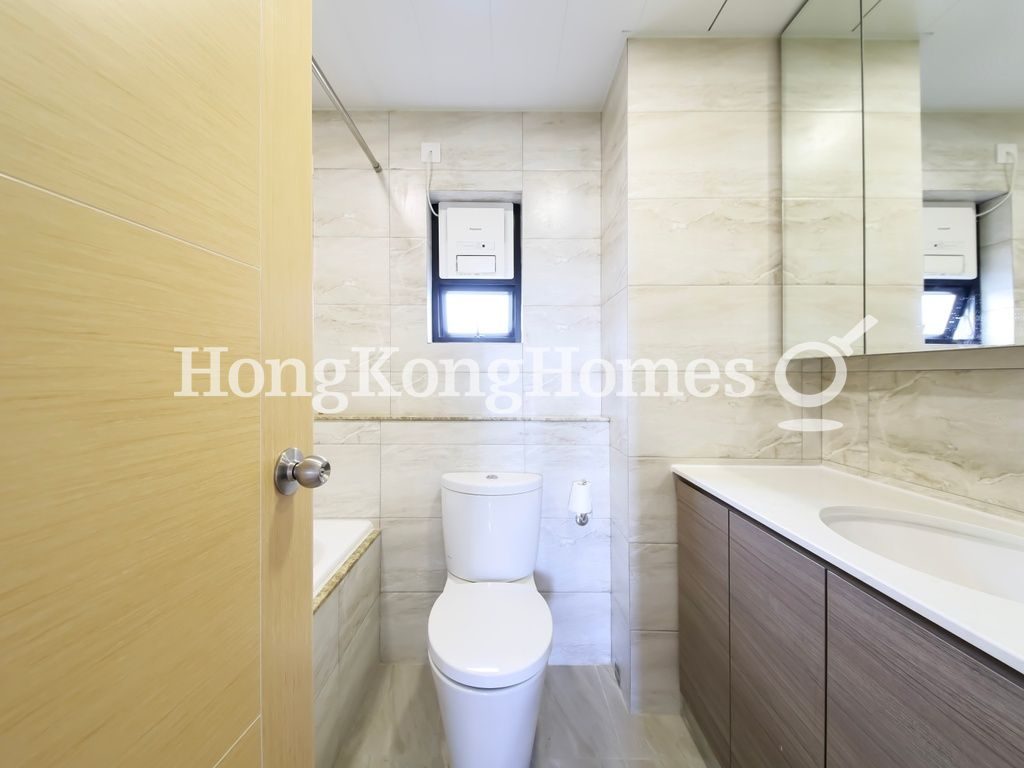 Master Bathroom — Albron Court, Mid-levels West