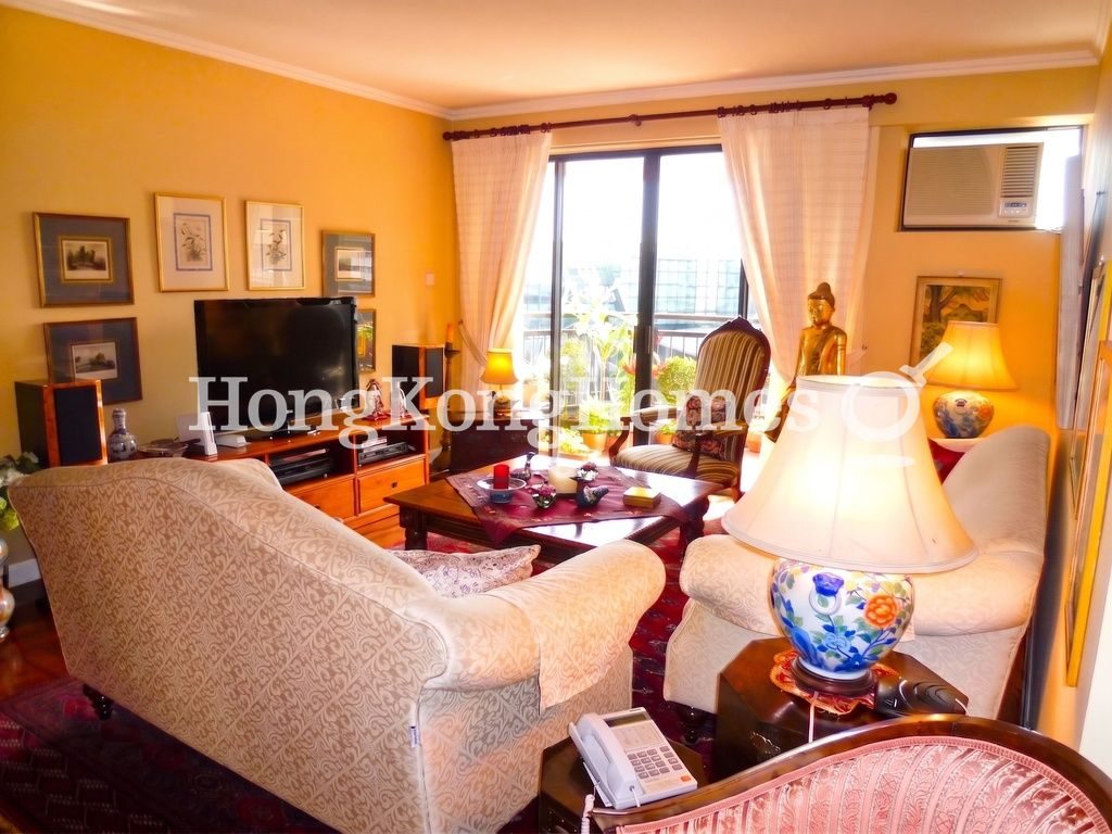 Living Room — Baguio Villa - Block 18, Pokfulam