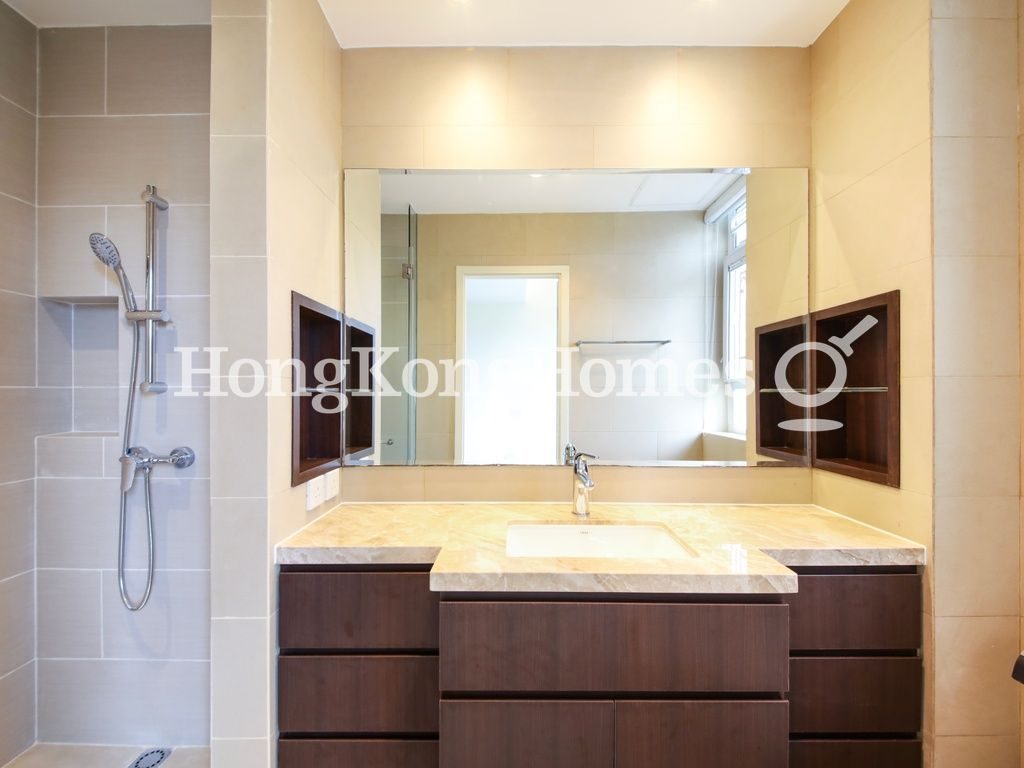 Master Bathroom — Best View Court, Mid-levels Central
