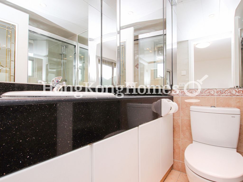 Master Bathroom — Braemar Hill Mansion - Block 15, North Point Hill