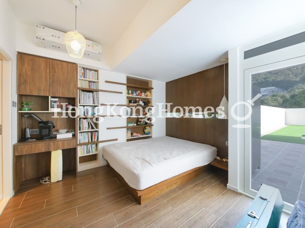 Master Bedroom — Kings Court, Pokfulam