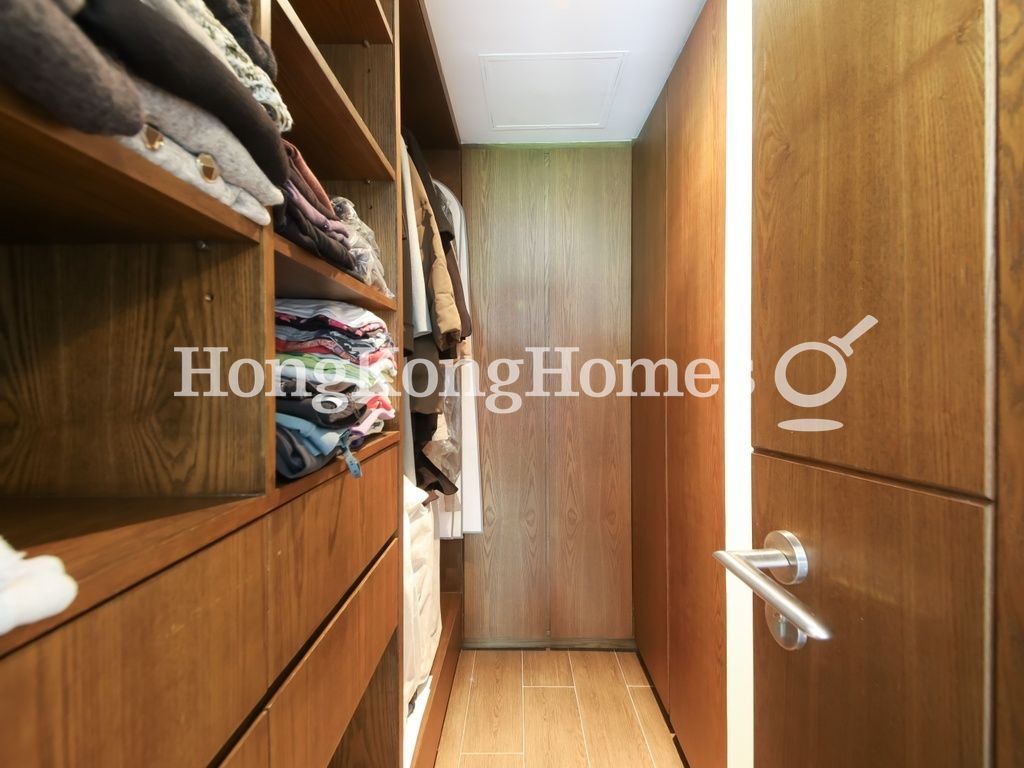 Walk-in Closet in Master Bedroom — Kings Court, Pokfulam