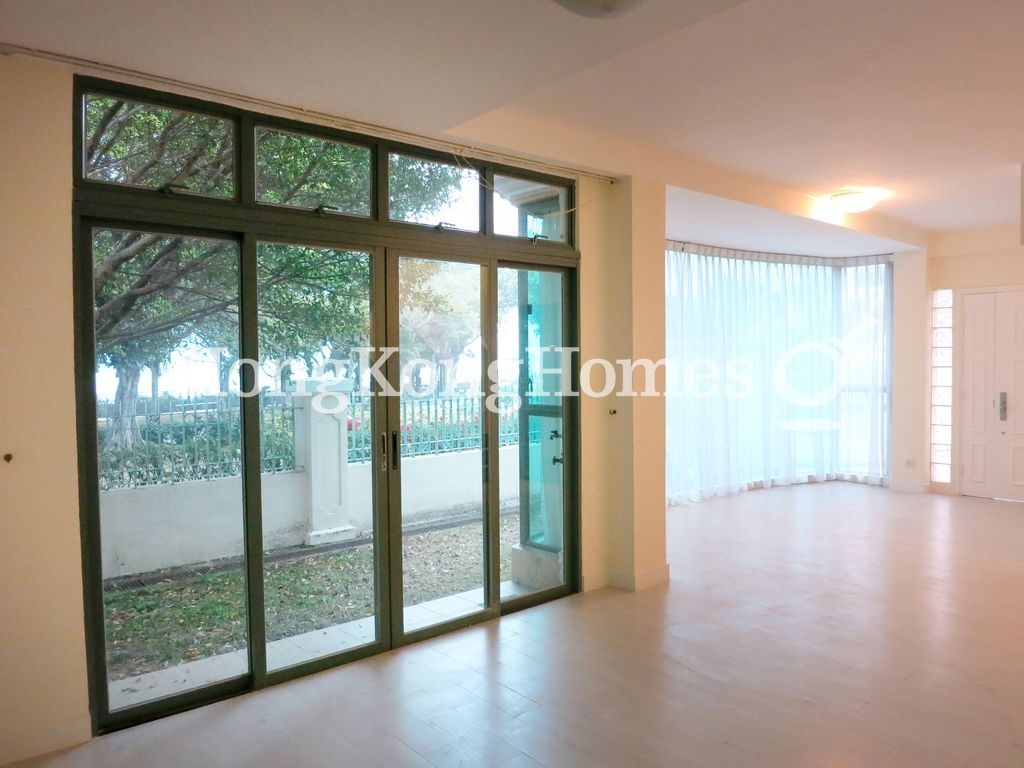 photo 2 — Phase 8 - La Costa - Costa Avenue (1-33 odd), Discovery Bay