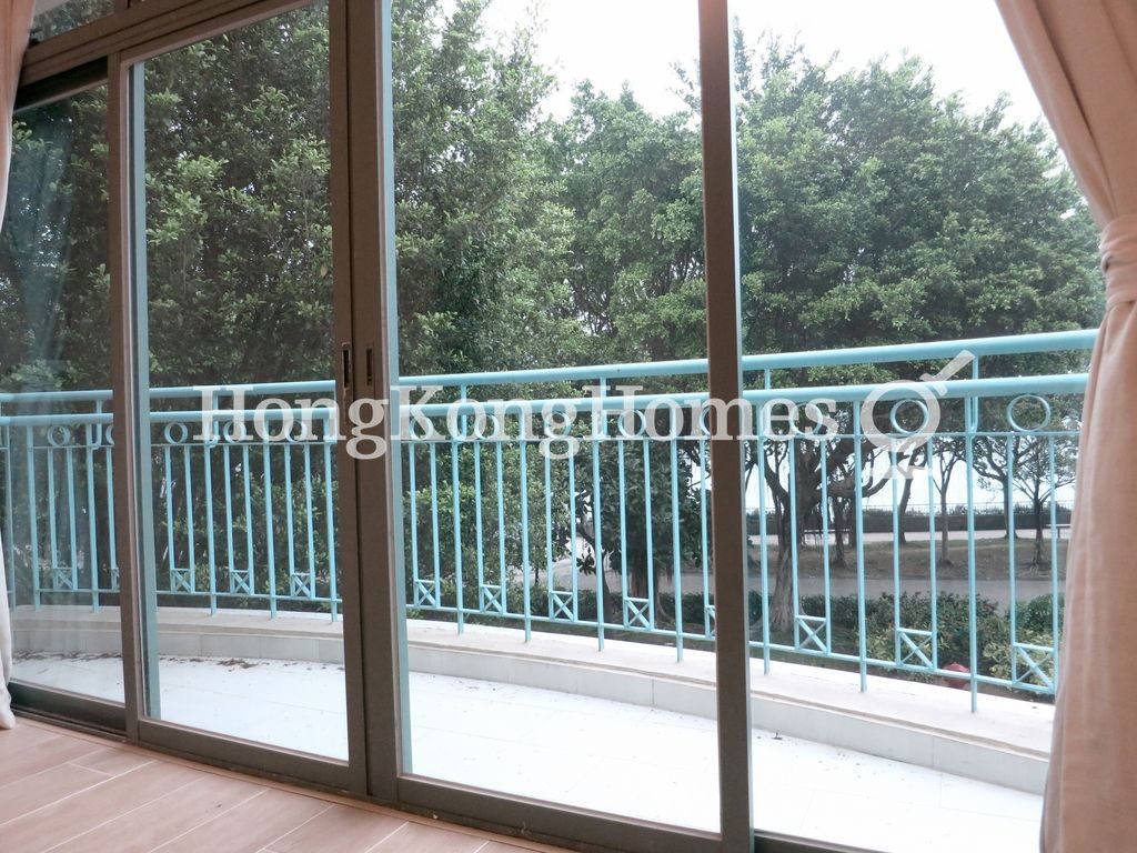 photo 5 — Phase 8 - La Costa - Costa Avenue (1-33 odd), Discovery Bay