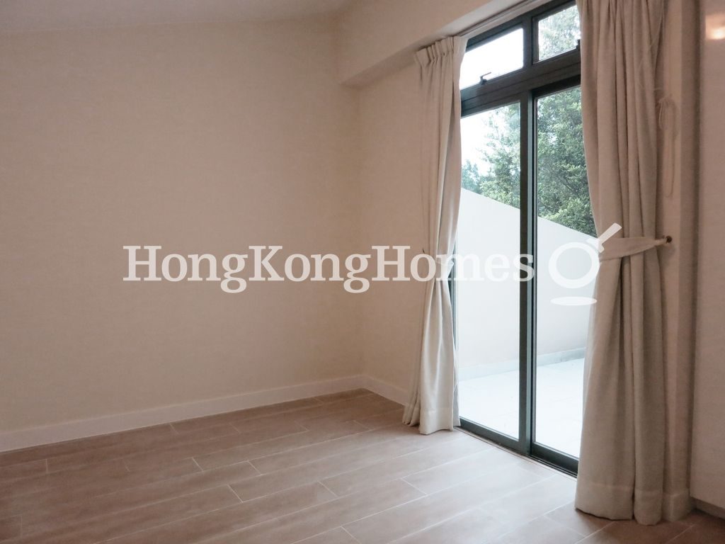 photo 10 — Phase 8 - La Costa - Costa Avenue (1-33 odd), Discovery Bay