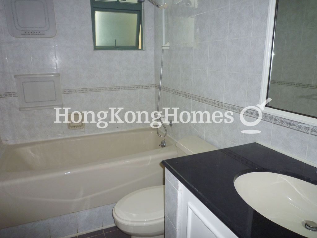 Guest Bathroom — Phase 8 - La Costa - Costa Avenue (1-33 odd), Discovery Bay