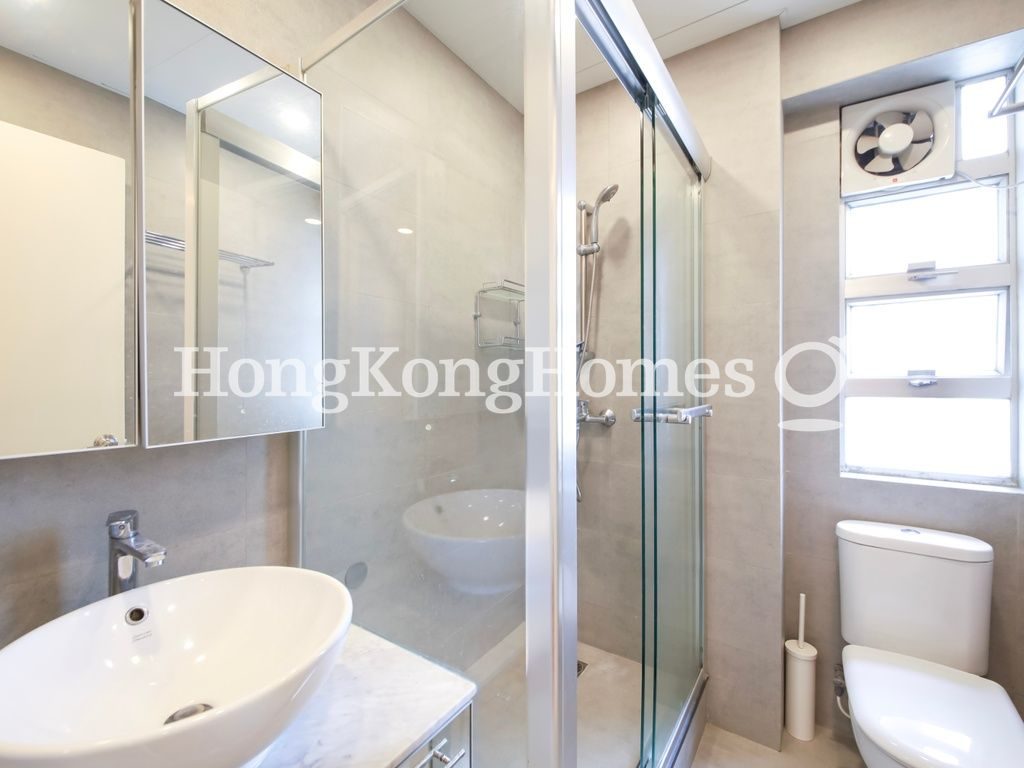 Guest Bathroom — Realty Gardens - Venice Court, Mid-levels West