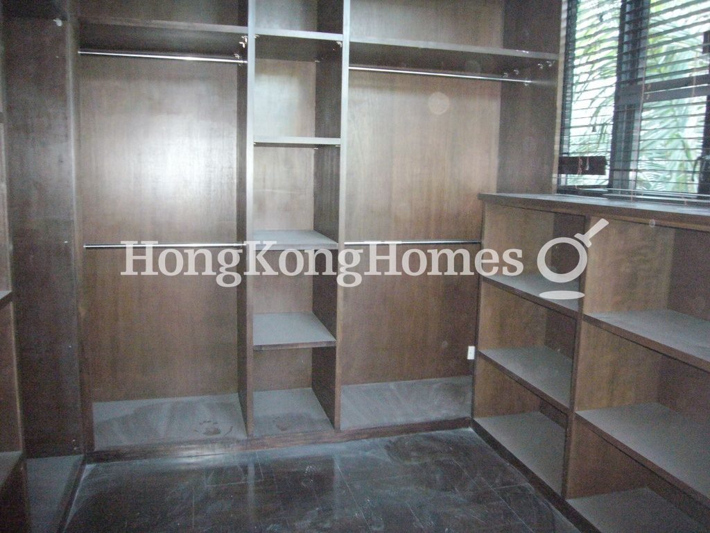 Walk-in Closet in Master Bedroom — Ruby Chalet, Sai Kung