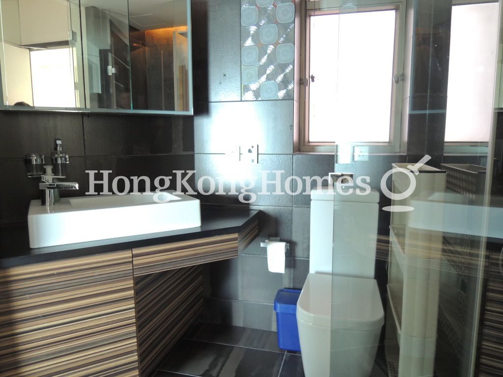 Master Bathroom — Sorrento Tower - 3, Tsim Sha Tsui