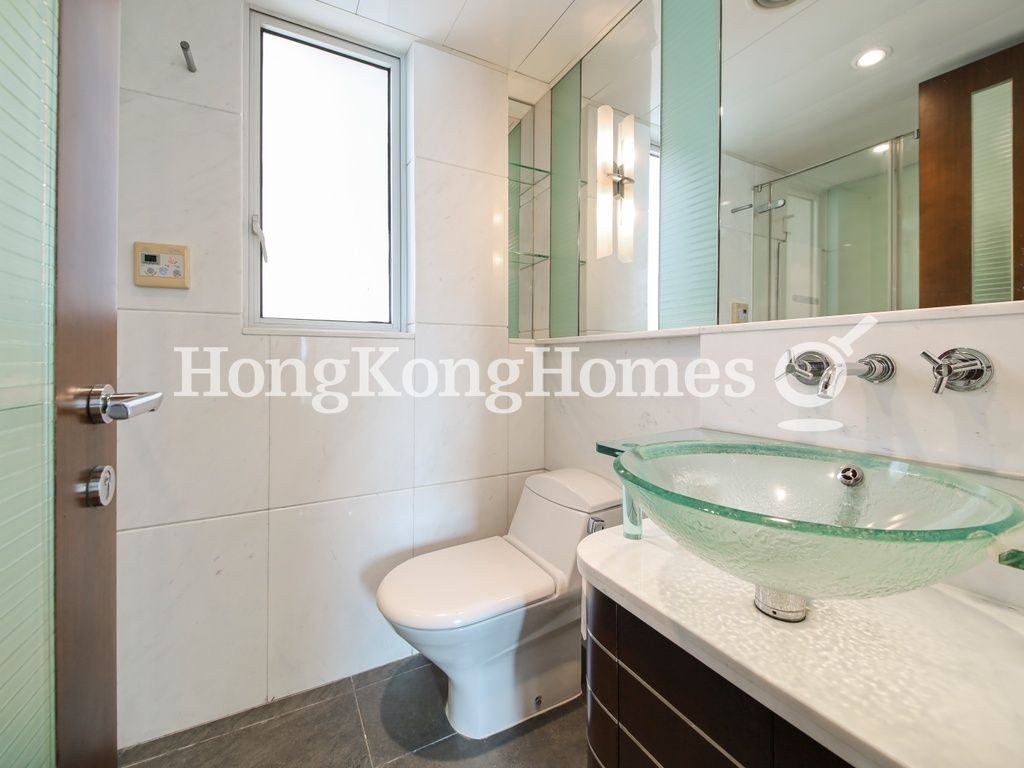 Guest Bathroom — The Harbourside - Tower 1, Tsim Sha Tsui