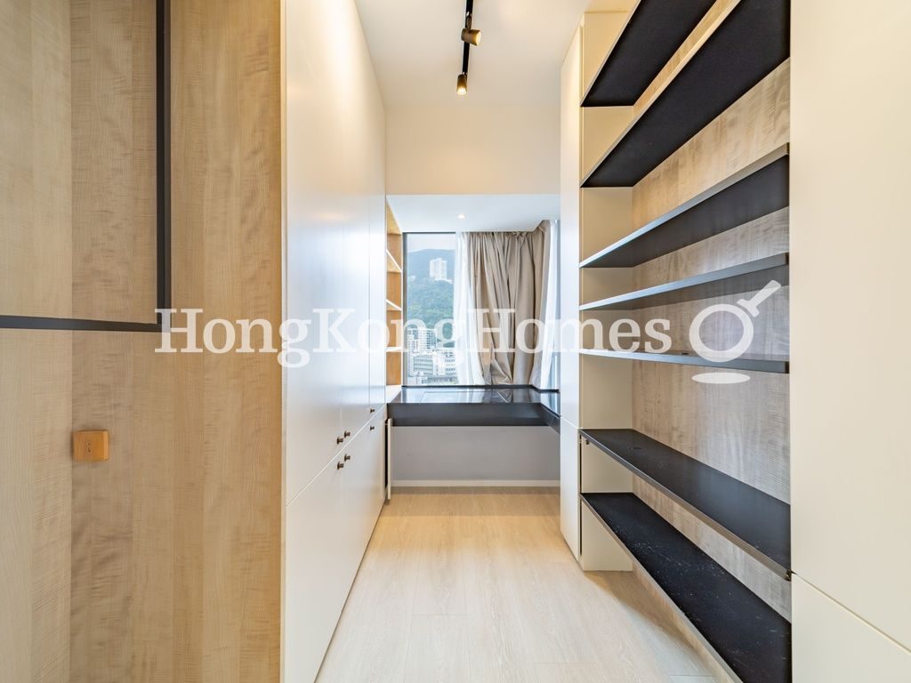 Built-in Wardrobe in Master Bedroom — The Oakhill, Wan Chai