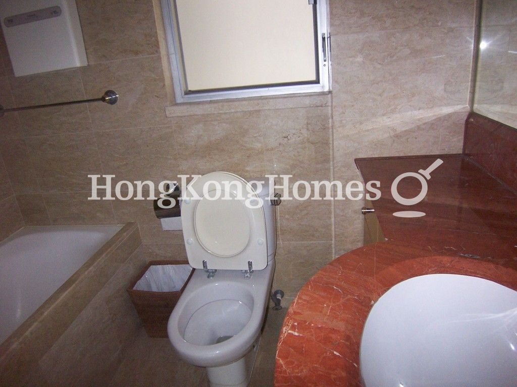 Guest Bathroom — The Waterfront - Block 05, Tsim Sha Tsui