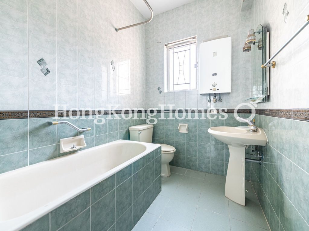 Guest Bathroom — Green Lane Court, Happy Valley