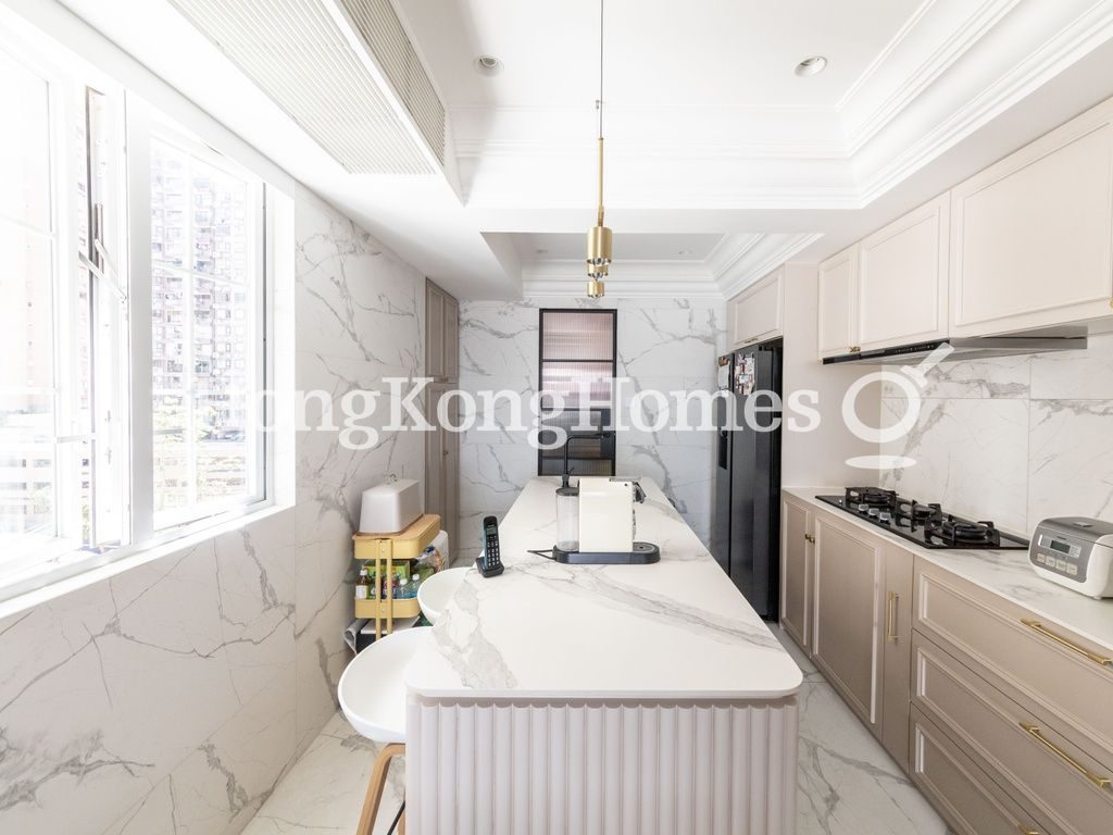 Kitchen — Coral Court - Block A, North Point Hill