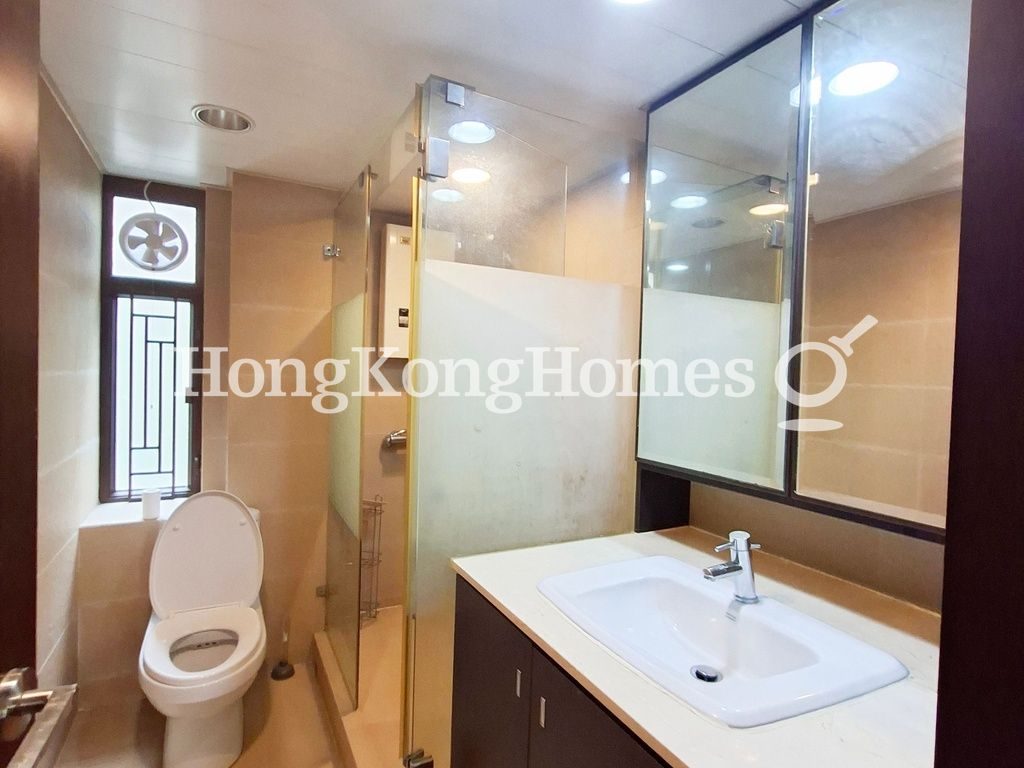 Guest Bathroom — Right Mansion, Mid-levels West